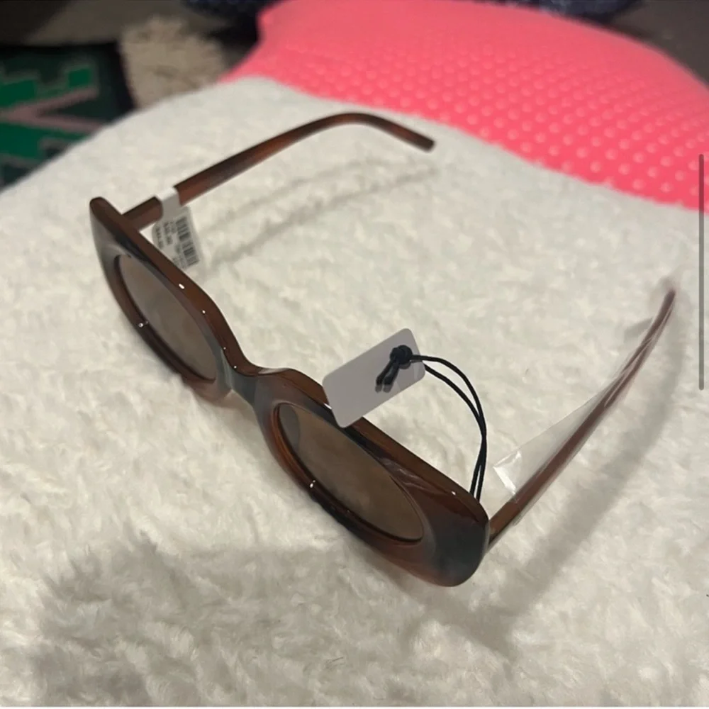 Tortoise Shell  rectangular Sunglasses - Picture 5 of 7